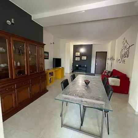 Terrace House Mq 80 Adiacente Ospedale E Clinica Piacenza