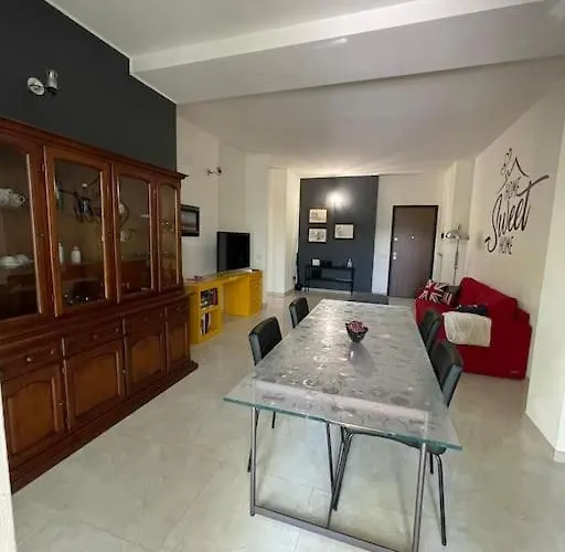 Terrace House Mq 80 Adiacente Ospedale E Clinica Plasencia